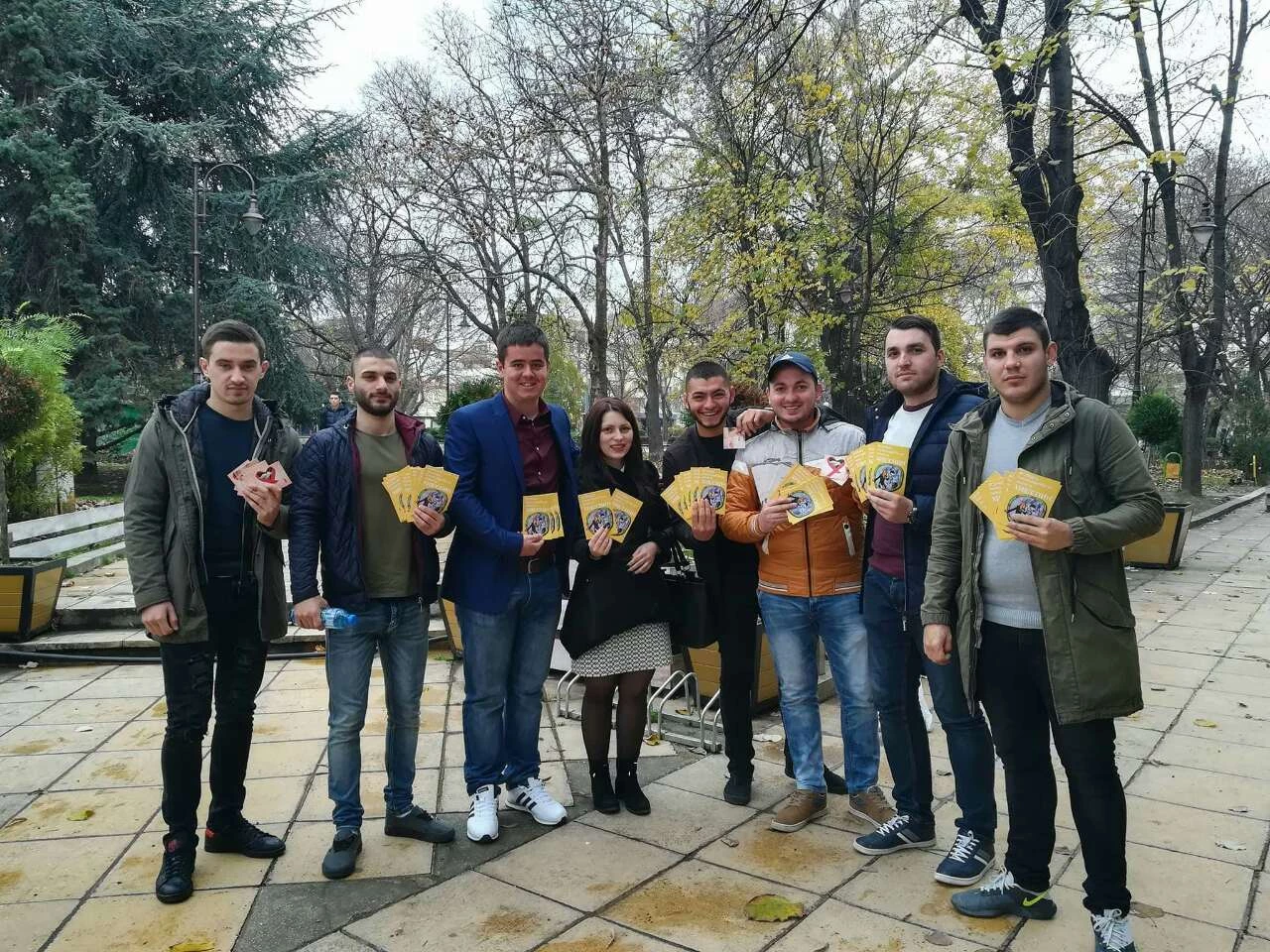Академично дружество към Младежко ДПС Варна се включи в инициатива за Деня за борба срещу СПИН